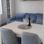 Сasa de vacaciones Seaside House For Families With Children Cove Skozanje, Hvar - 4039 Gdinj