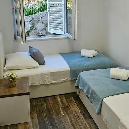 Seaside House For Families With Children Cove Skozanje, Hvar - 4039