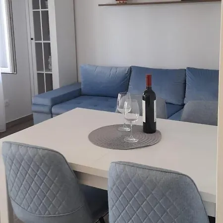 בית נופש Seaside House For Families With Children Cove Skozanje, Hvar - 4039 Gdinj